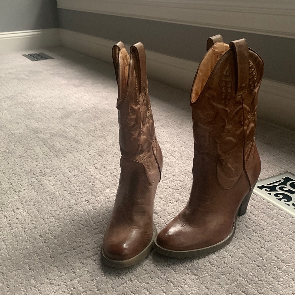 Very Volatile, Cowboy Boot Heels